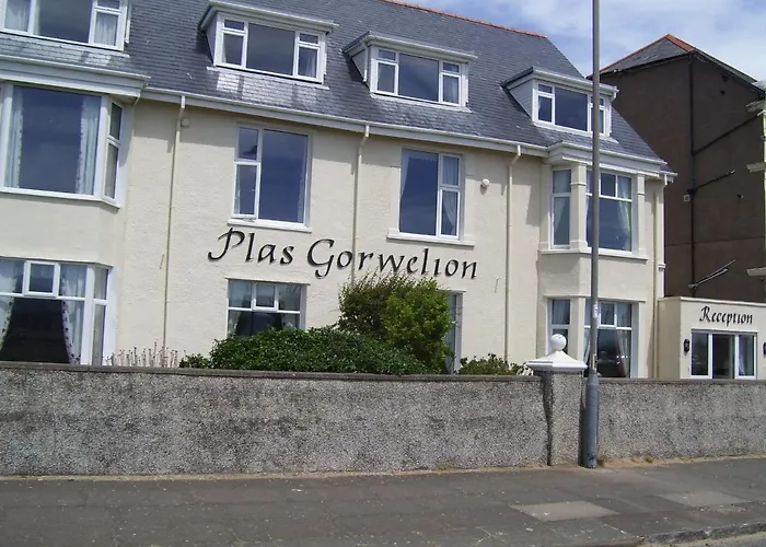 Plas Gorwelion - Adult Only
